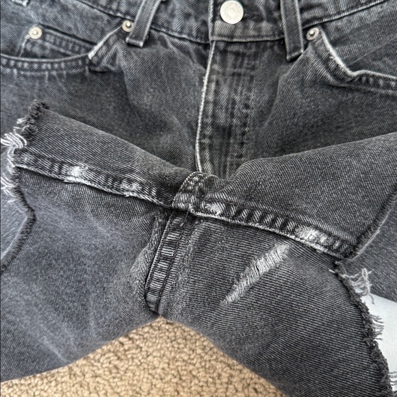 Vintage Levi’s Orange Tab Black Denim Distressed 550 Relaxed Cut Off Shorts - Picture 6 of 8